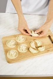 Приготовление блюда по рецепту - Пельмени с кальмарами. Шаг 3